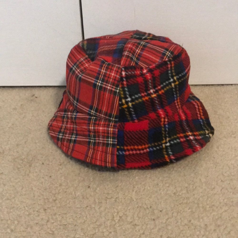 bucket hat